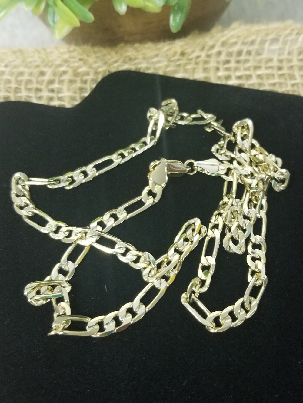 Goldtone Figaro Style Chain - Picture 4 of 8